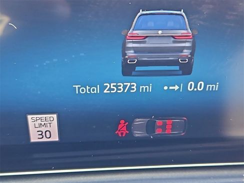 Used 2024 BMW X7 xDrive40i image 14