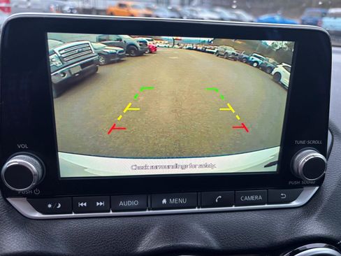 Used 2023 Nissan Sentra SV image 16