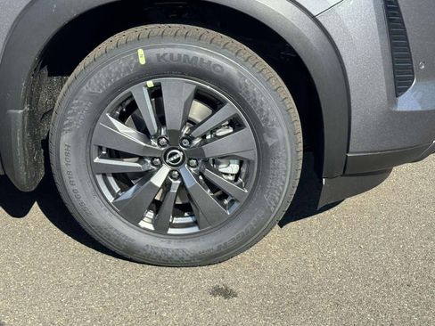 New 2026 Nissan Pathfinder SV image 7