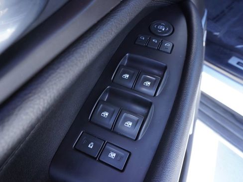 Used 2020 Cadillac Escalade Luxury image 17