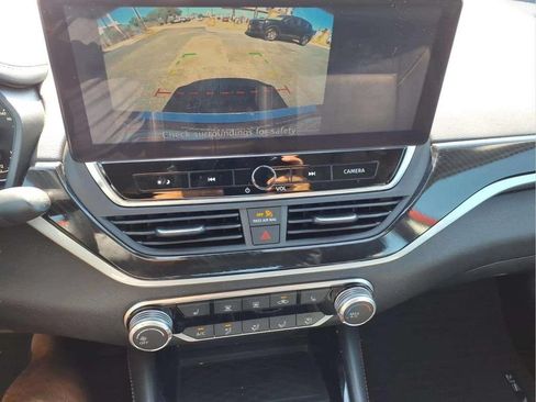 Used 2023 Nissan Altima 2.5 SR w/ SR Premium Package FWD image 15