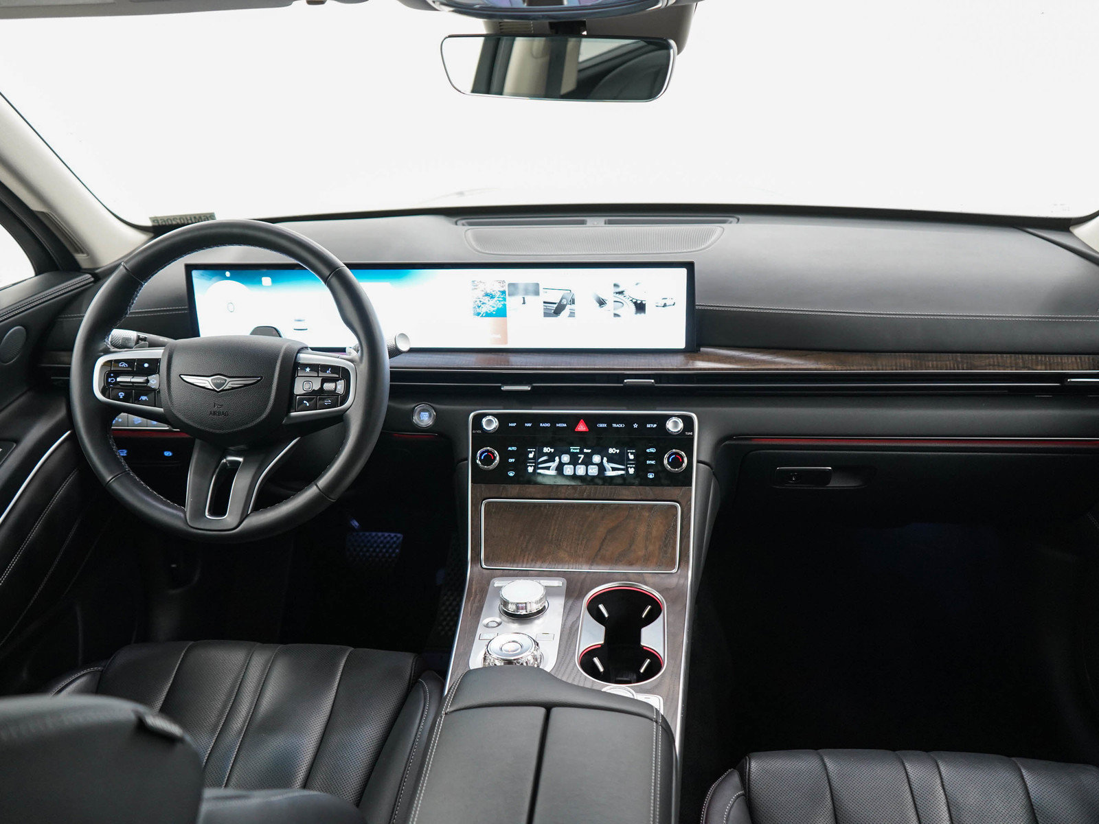 Used 2025 Genesis GV80 2.5T Advanced AWD/4WD image 13