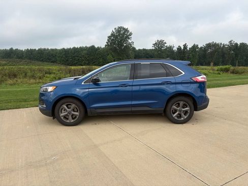 Used 2022 Ford Edge SEL w/ Sport Appearance Package AWD/4WD image 3