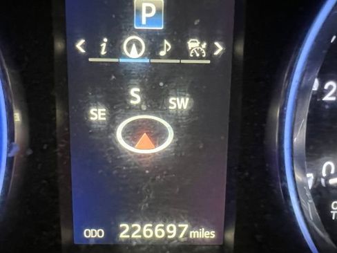 Used 2015 Toyota Highlander Limited w/ Driver Technology Package AWD/4WD image 14