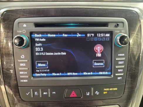 Used 2017 Buick Enclave Premium w/ Experience Buick Package FWD image 25
