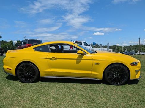 Used 2018 Ford Mustang GT Premium w/ Equipment Group 401A RWD image 2