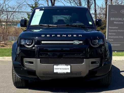 Used 2025 Land Rover Defender 110 X-Dynamic SE AWD/4WD image 3