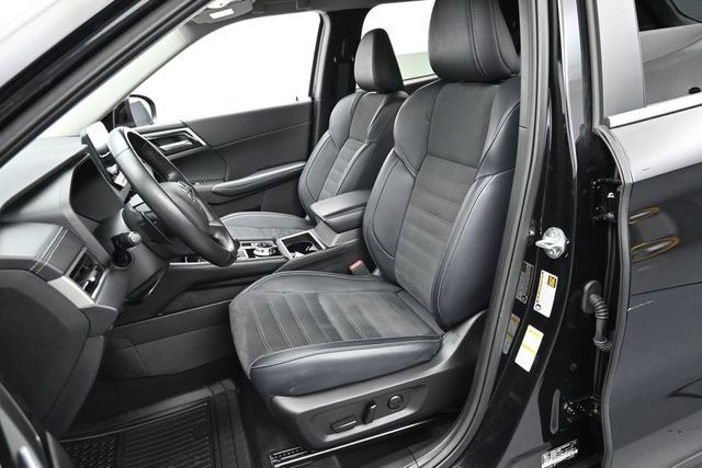 Used 2024 Mitsubishi Outlander SE AWD/4WD image 11