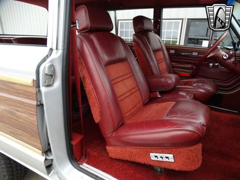 Used 1986 Jeep Grand Wagoneer image 26