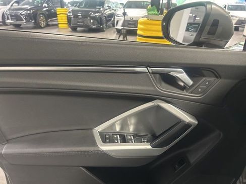 Used 2020 Audi Q3 2.0T Premium w/ Convenience Package AWD/4WD image 10
