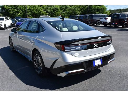 New 2025 Hyundai Sonata SEL image 3