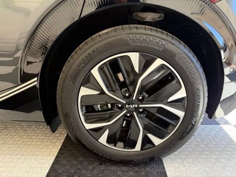 Used 2024 Kia EV6 Wind w/ Wind Technology Package AWD/4WD image 11