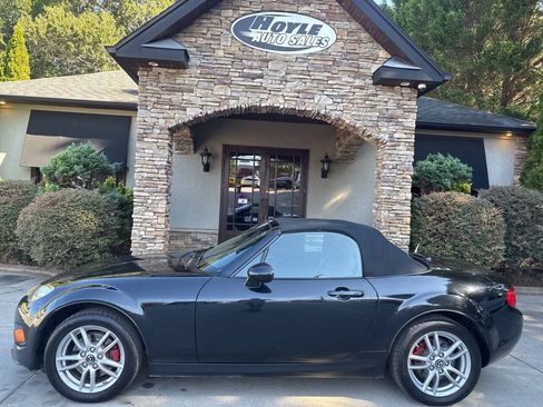 Used 2014 MAZDA MX-5 Miata Sport RWD image 1