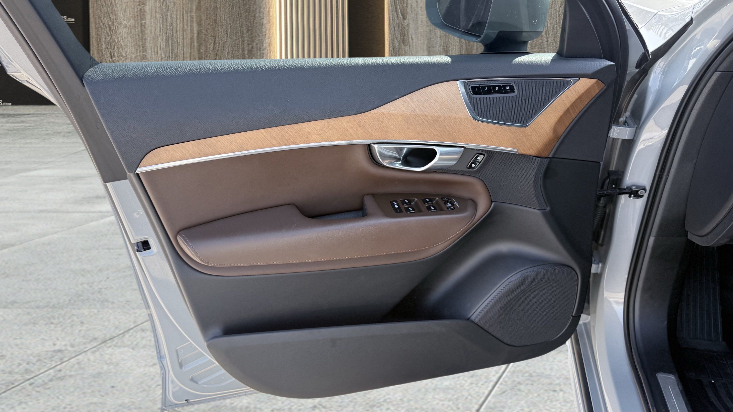 Used 2024 Volvo XC90 T8 Plus w/ Protection Package Premier AWD/4WD image 28