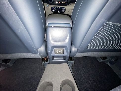 Used 2025 Hyundai Venue Limited image 28