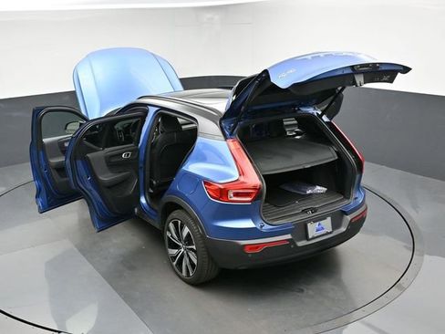 Used 2021 Volvo XC40 P8 Recharge w/ Advanced Package image 48