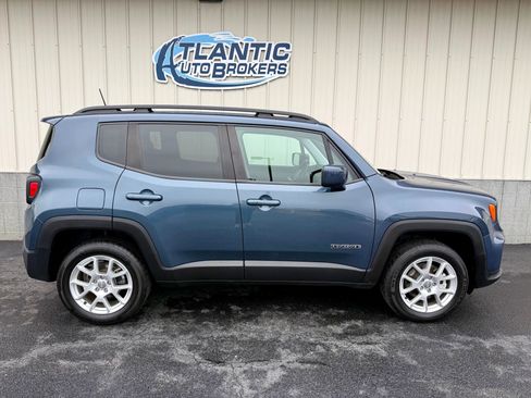Used 2021 Jeep Renegade Latitude w/ Convenience Group AWD/4WD image 3
