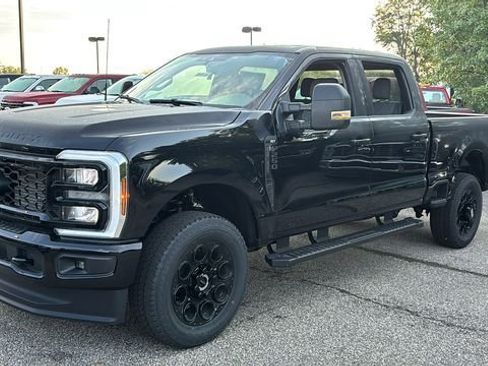 New 2027 Ford F250 XLT w/ XLT Premium Package AWD/4WD image 2