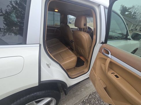 Used 2008 Porsche Cayenne Tiptronic AWD 4dr SUV image 12