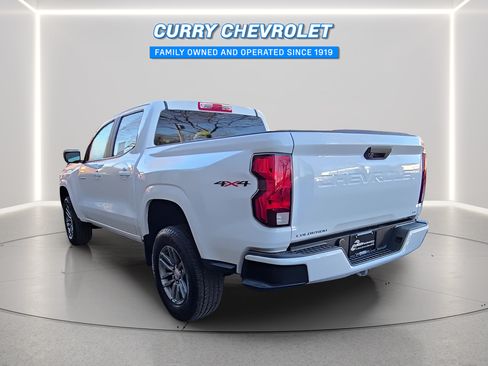 Used 2023 Chevrolet Colorado LT AWD/4WD image 16