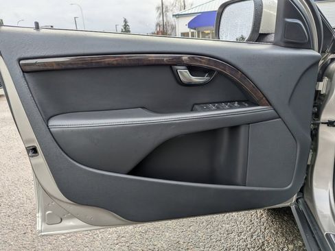 Used 2016 Volvo XC70 T5 Premier w/ Proximity Package image 10