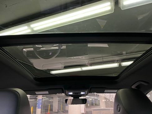 New 2026 Volkswagen Tiguan SE R-Line FWD image 10