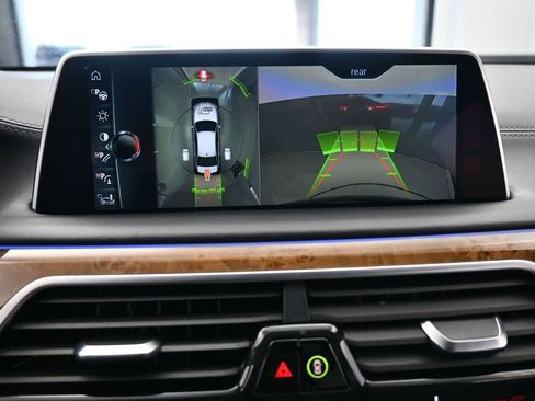 Used 2016 BMW 750i xDrive image 21