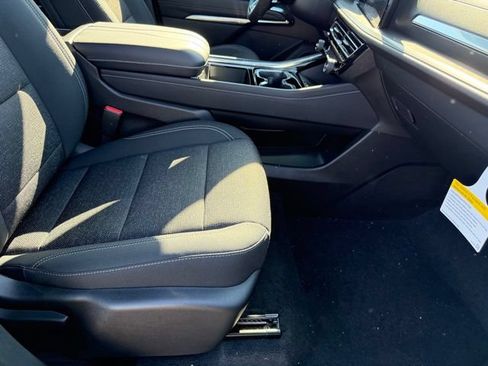 New 2026 Chevrolet Traverse LT w/ Driver Confidence Package FWD image 14