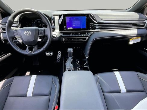Used 2025 Toyota Camry SE w/ Convenience Package FWD image 15