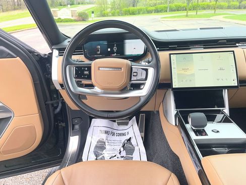 Used 2024 Land Rover Range Rover Long Wheelbase SE image 15