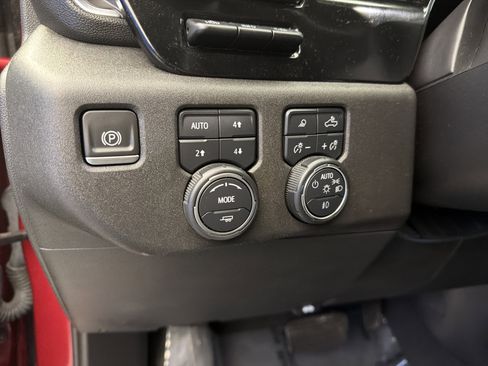 Used 2023 Chevrolet Silverado 1500 High Country w/ Technology Package image 16