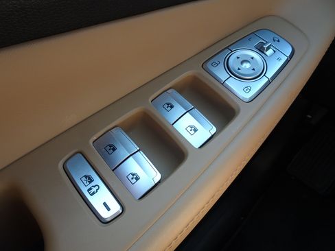 Used 2023 Hyundai Santa Fe Calligraphy AWD/4WD image 11
