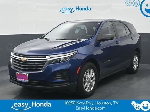 Used 2022 Chevrolet Equinox LS FWD image 1