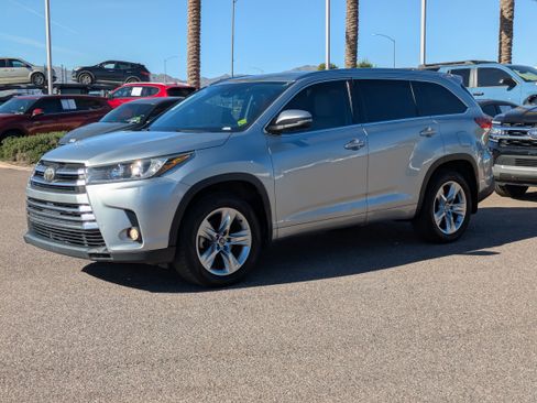 Used 2017 Toyota Highlander Limited image 7