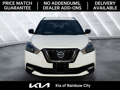 Used 2020 Nissan Kicks SR w/ SR Premium Package FWD image 2