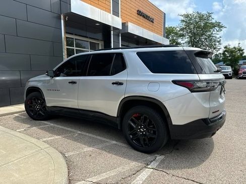 Used 2019 Chevrolet Traverse Premier w/ Redline Edition AWD/4WD image 3
