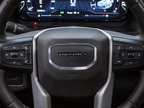 Used 2023 GMC Yukon XL Denali AWD/4WD image 22