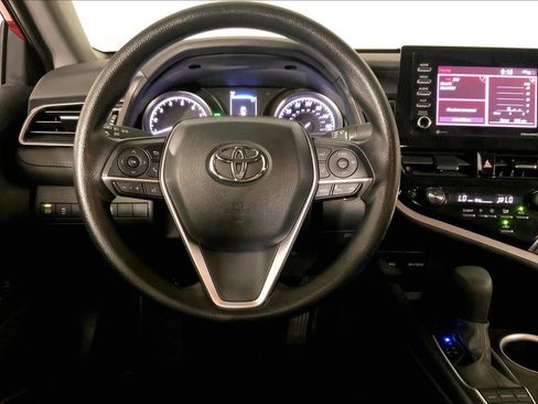 Used 2024 Toyota Camry LE w/ Convenience Package FWD image 5