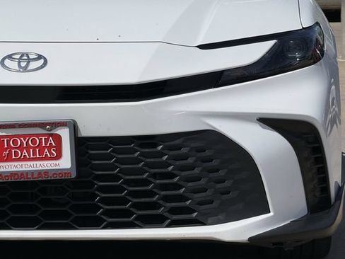 Used 2026 Toyota Camry SE FWD image 9