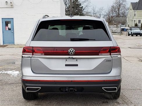 New 2026 Volkswagen Atlas SE image 4