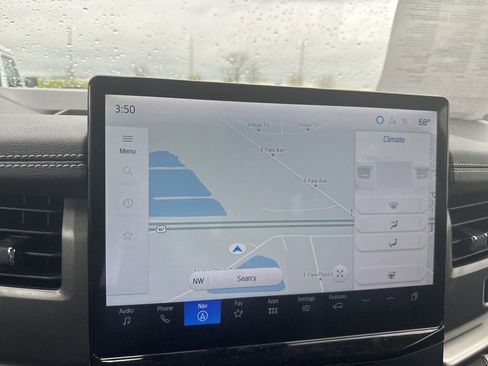 Used 2024 Ford Expedition XLT image 19