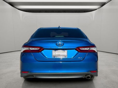 Used 2019 Toyota Camry XLE FWD image 6