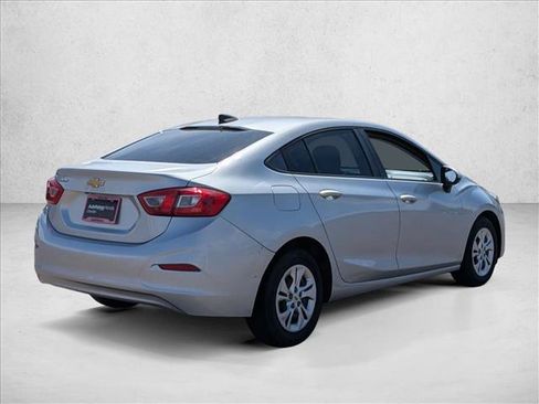 Used 2019 Chevrolet Cruze LS FWD image 5