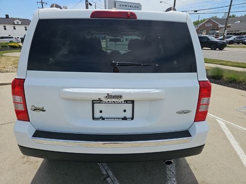 Used 2017 Jeep Patriot High Altitude FWD image 11