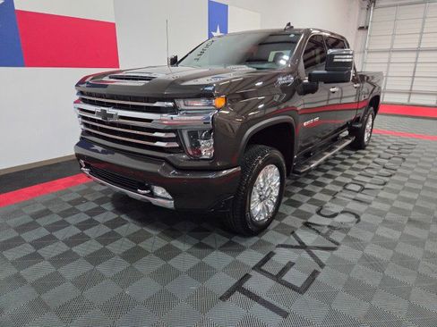 Used 2020 Chevrolet Silverado 2500 High Country w/ Z71 Off-Road Package image 3