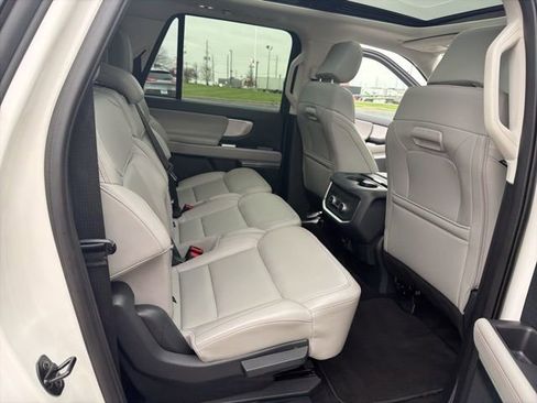 Used 2025 Ford Expedition Max Active AWD/4WD image 31