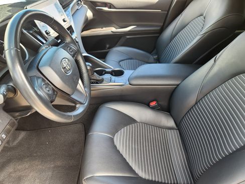 Used 2023 Toyota Camry SE FWD image 9