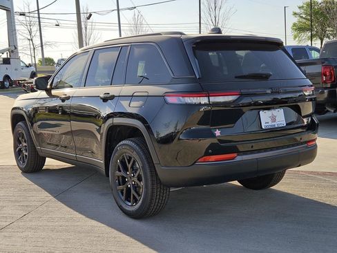 New 2026 Jeep Grand Cherokee Altitude RWD image 3