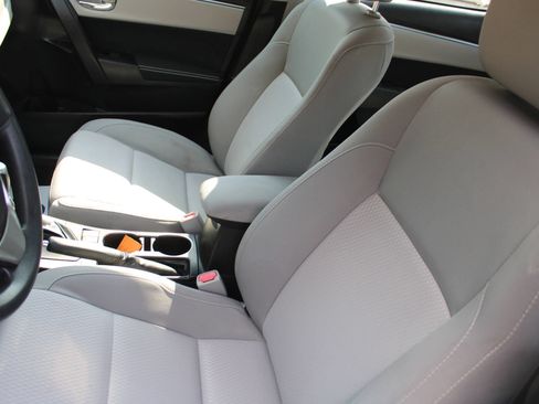 Used 2015 Toyota Corolla LE FWD image 15