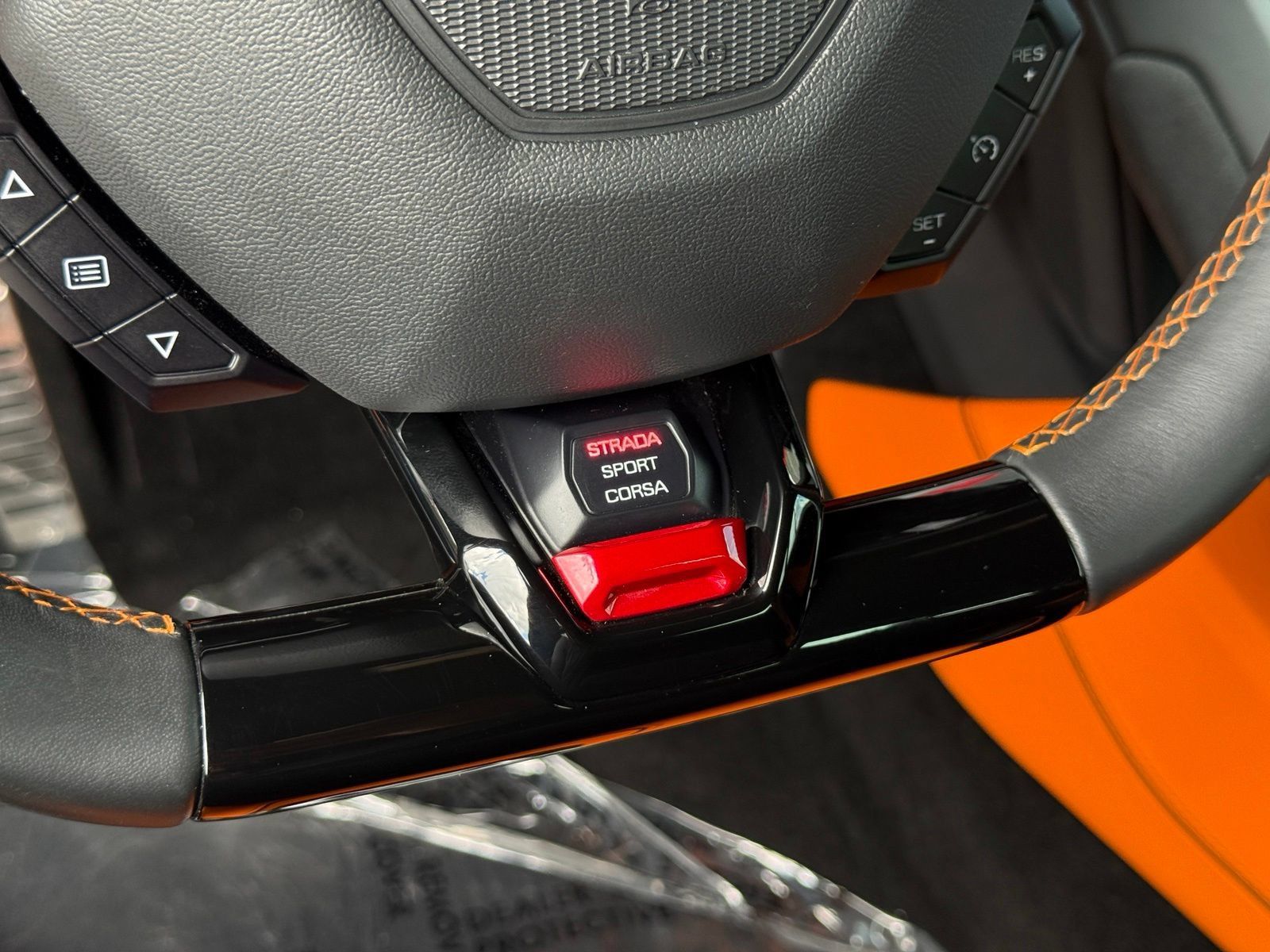 Used 2020 Lamborghini Huracan EVO RWD image 43